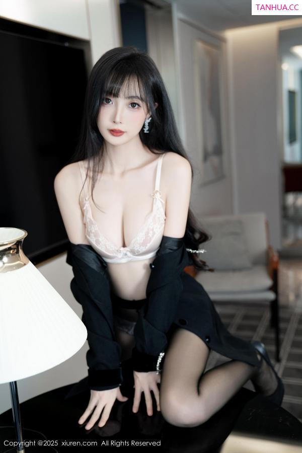   [XiuRen]高清写真图 2025.02.21 No.9918 樱桃小阑子 黑丝美腿第66张图片